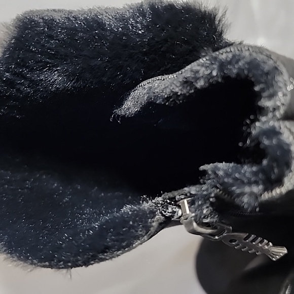 NIB- Blowfish Malibu Kids Black Fur Lined Microsuede Boots - Picture 6 of 11